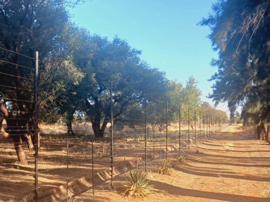 6 Bedroom Property for Sale in Hartswater Northern Cape